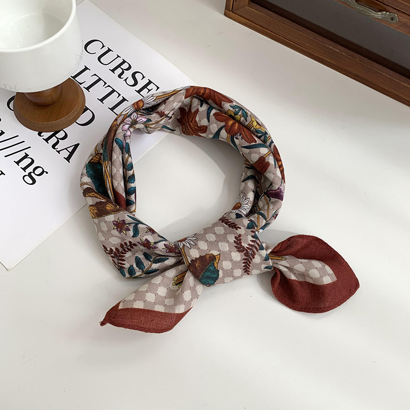 Buñuelo de seda cuadrado de alta sensación 2025 nuevo buñuelo de seda de impresión de algodón universal buñuelo de pelo de cuello buñuelo buñuelo