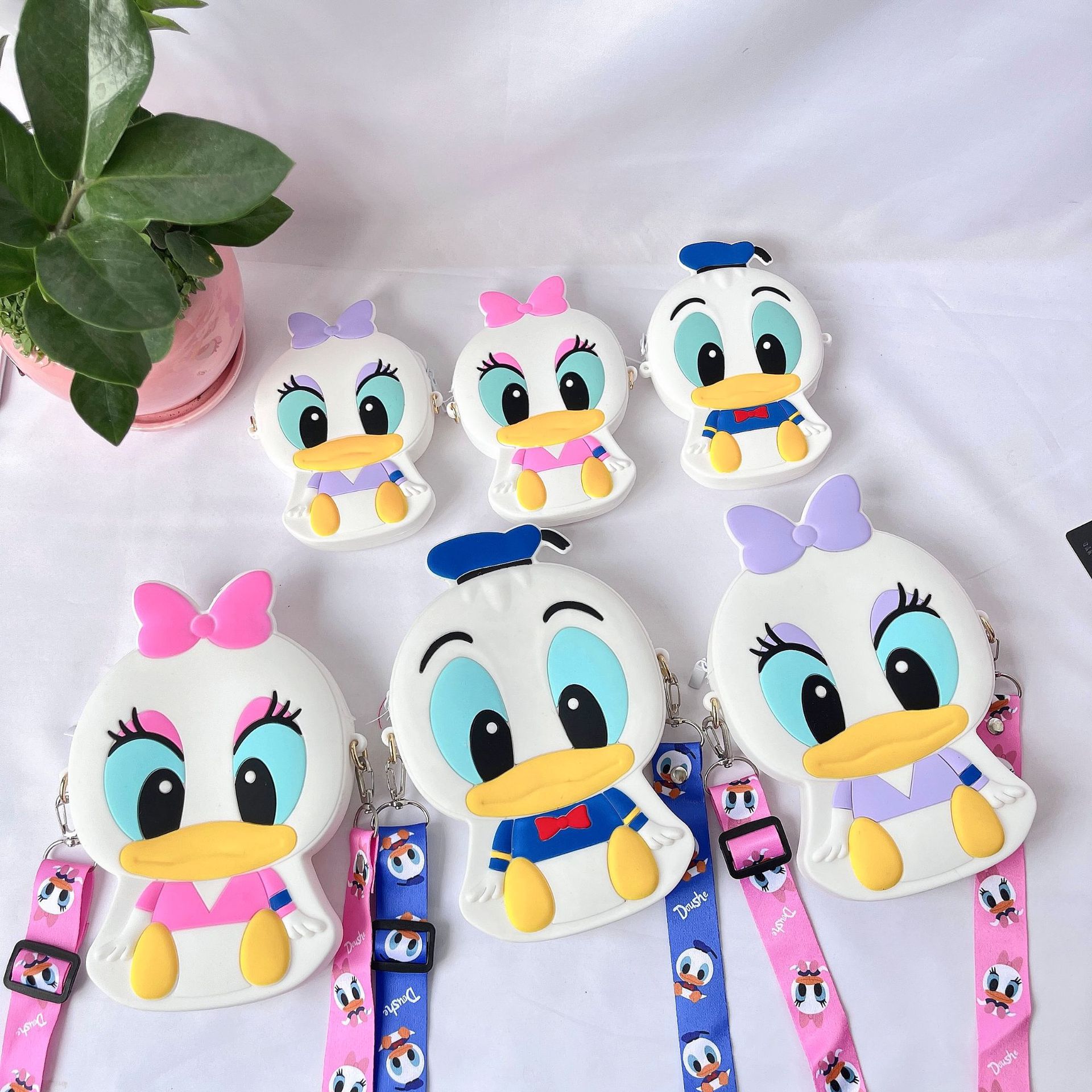 Japanese Cute Cartoon Big Bag Three-Dimensional Donald Duck Daisy Silicone Mobile Phone Cosmetic Wallet Storage Crossbody Bag