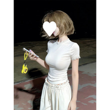 ѩ���ް�ɫ�ٽz��߅����T��Ů�ļ������@������΢͸����С����