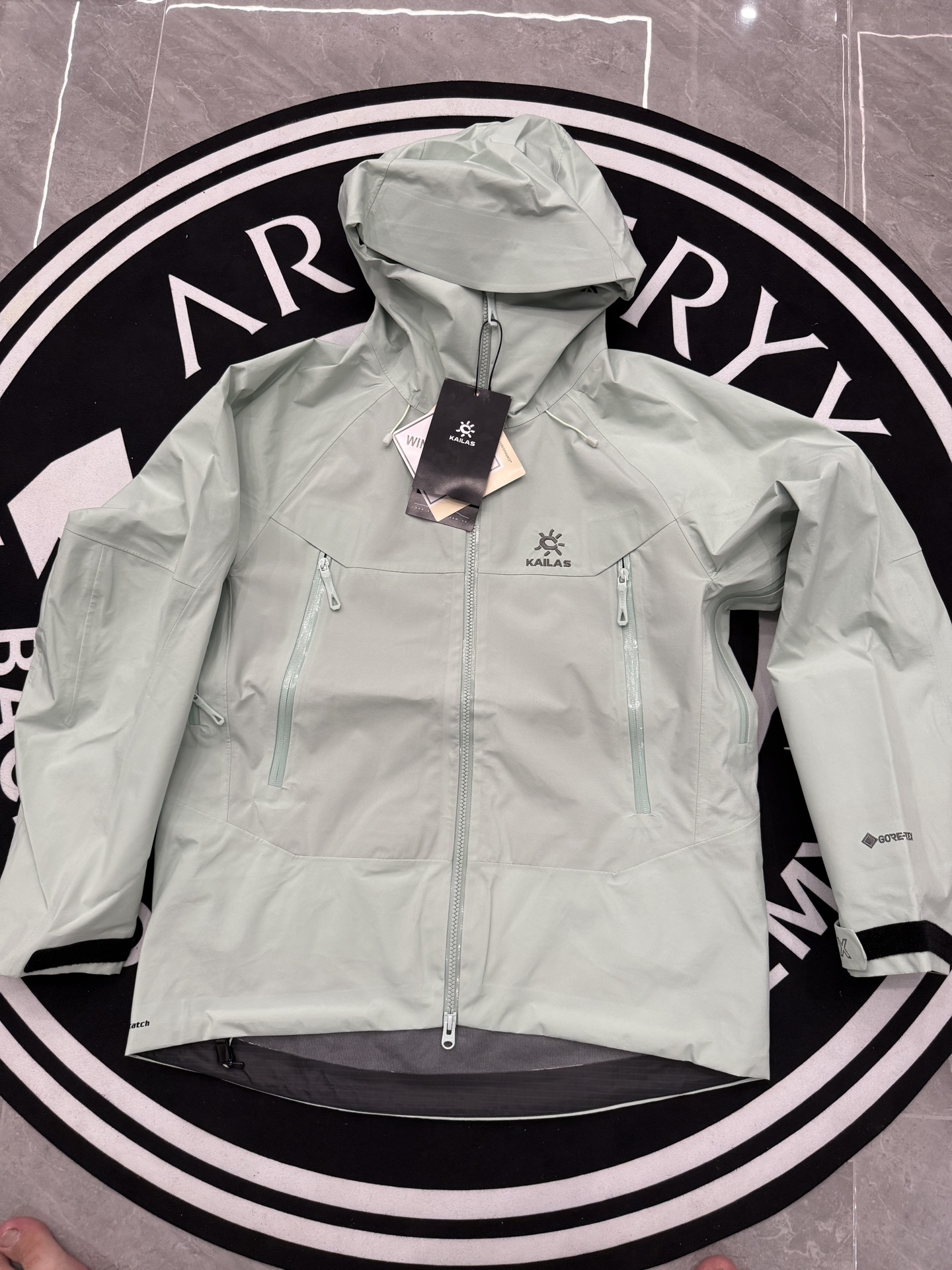 Kailash MONT-X chaqueta de asalto calentamiento a prueba de viento ventilado al aire libre chaqueta de montaña deportiva para caminar chaqueta de frío para hombres y mujeres