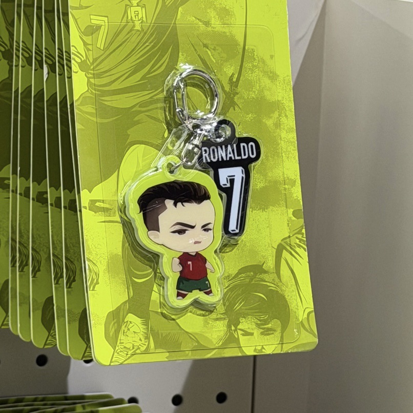 HZ Cristiano Ronaldo Acrylic Keychain Football Stars CR7 Pendant Durable Charm For Backpack Keys ZH