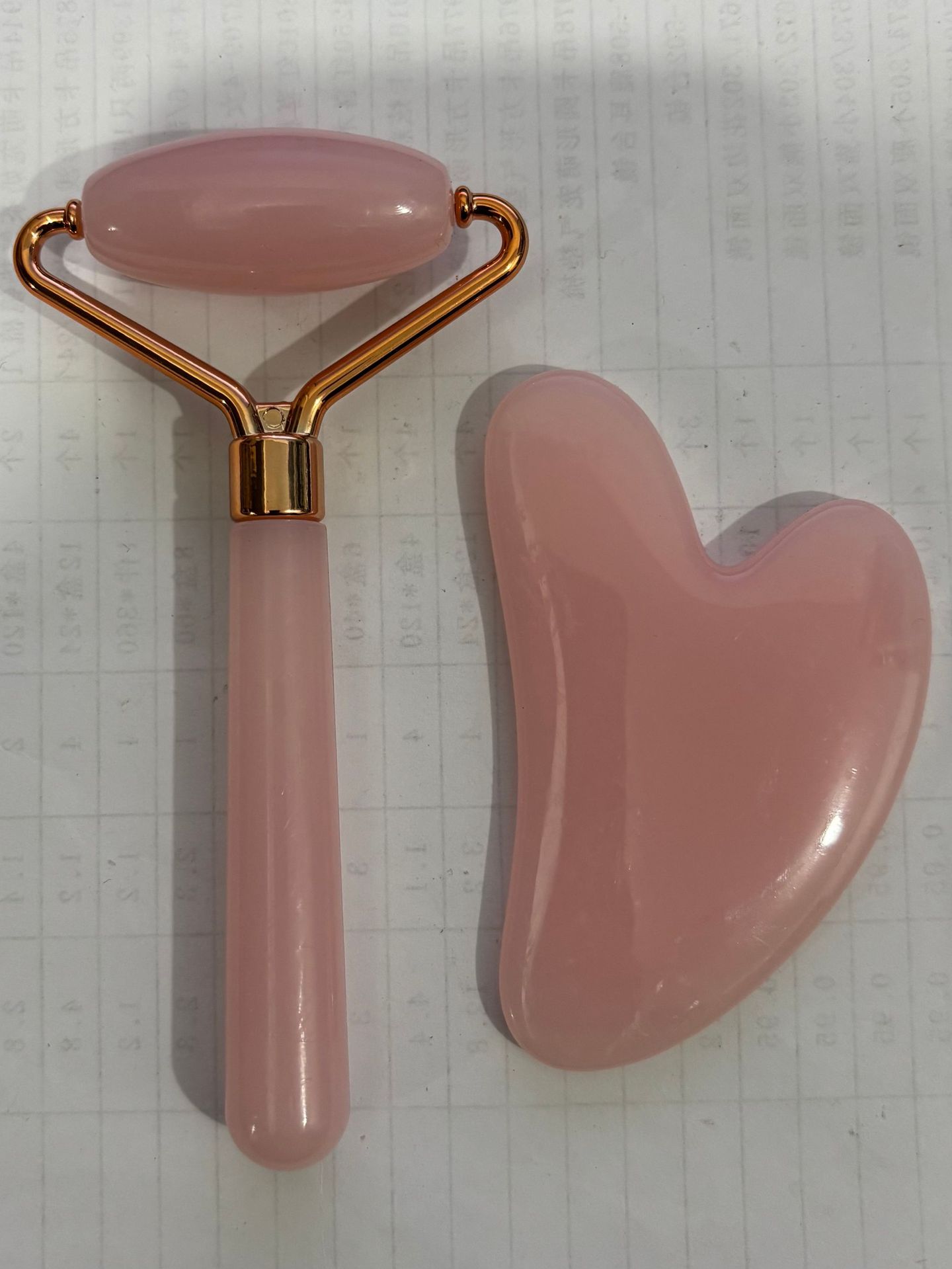 A set of single-head rollers + scraping board [pink]