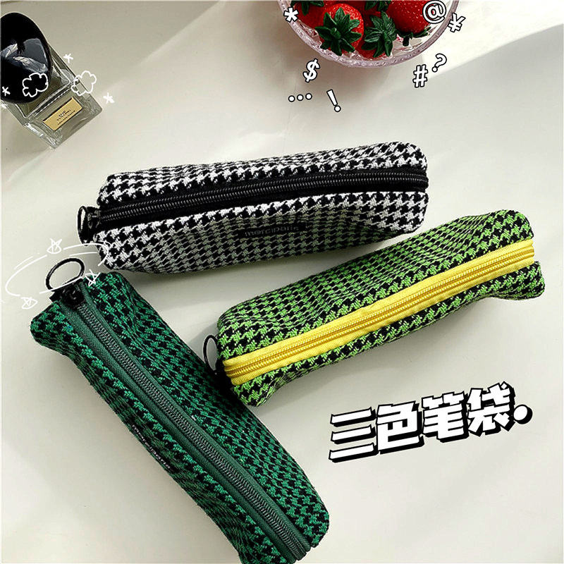 19171 Korean-style woolen checkered artistic pen case, ins Japanese-style storage and organization bag, canvas cosmetic bag, stationery bag undefined