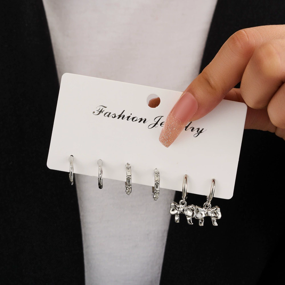 Новый комплект сережек из Европы и Америки, серебряные серьги на одной карте, набор из 6 предметов, простые серьги с бриллиантами и бантом