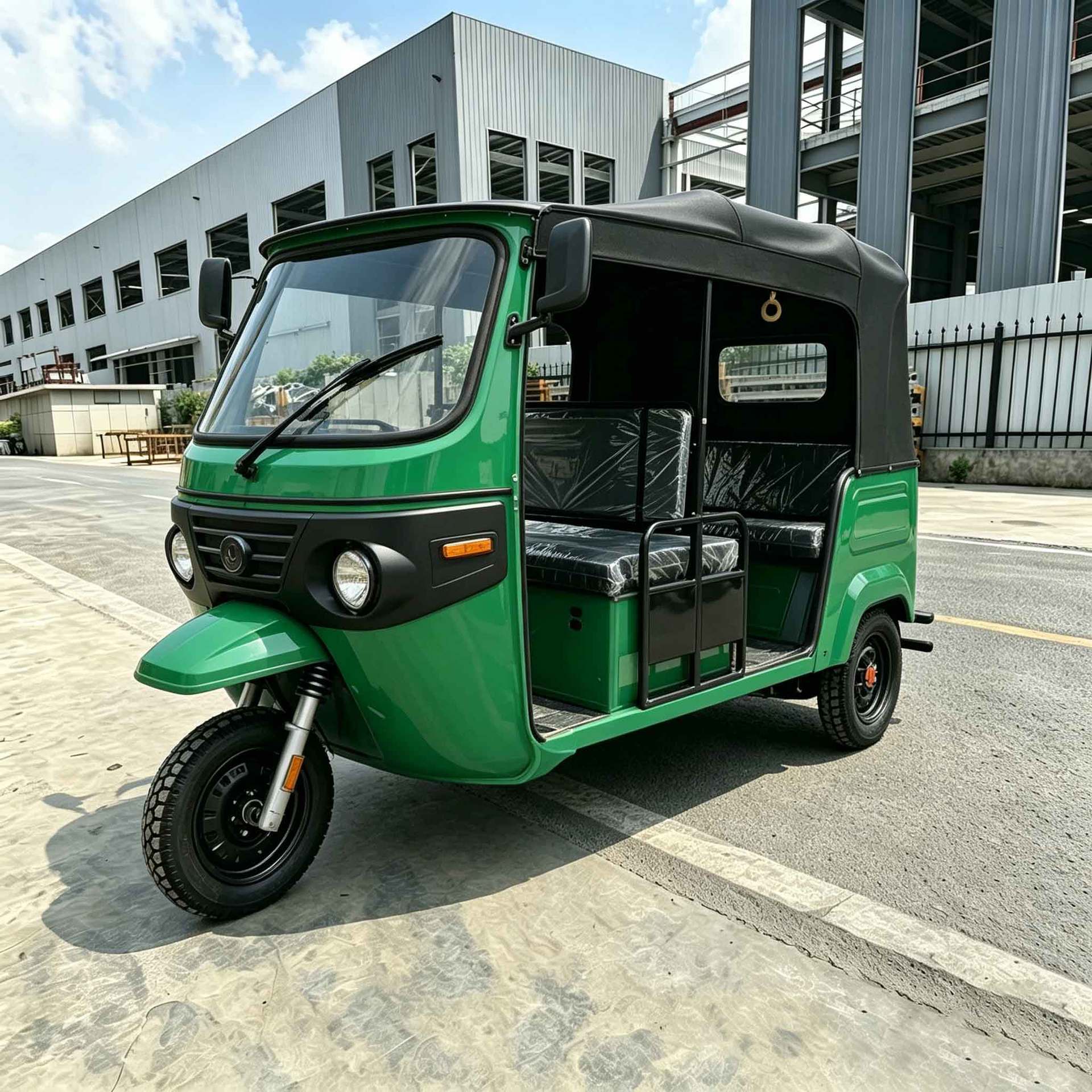 Fuel-Powered Passenger Tricycle, Passenger Tricycle with Sunshade and Canopy, Passenger Tricycle for Export and Foreign Trade