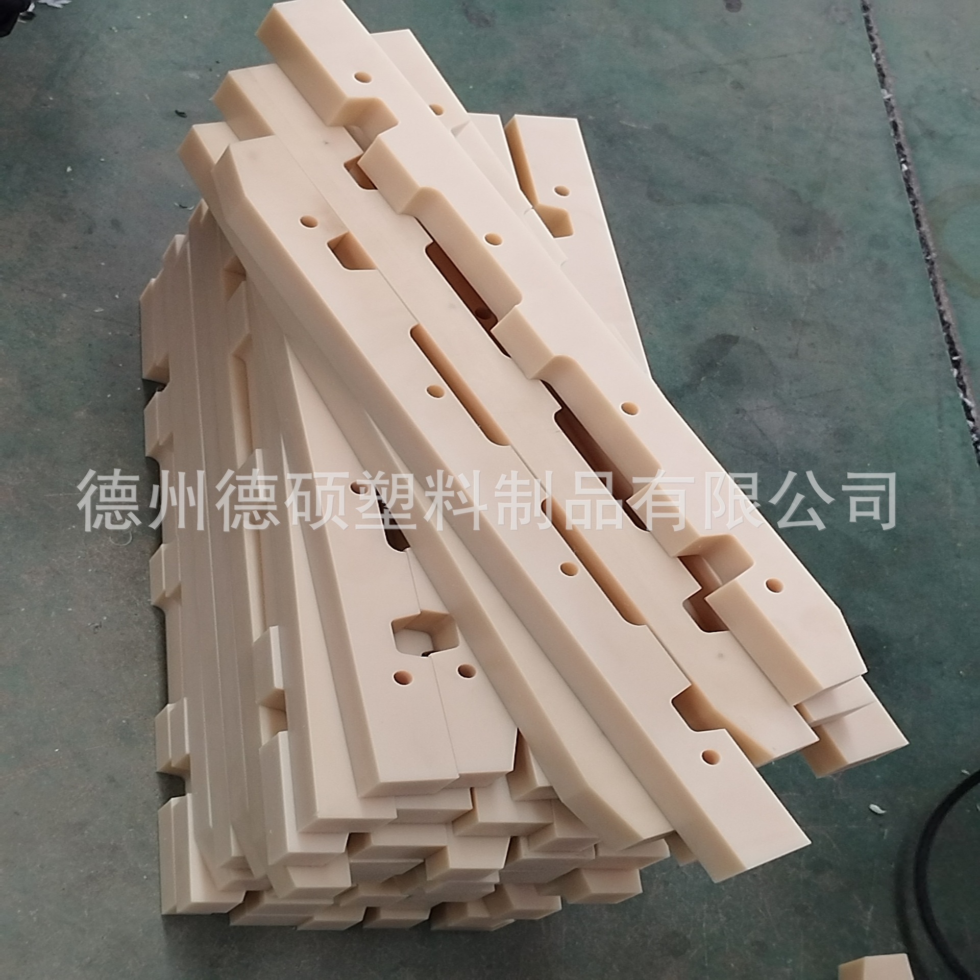 工农业机械尼龙异形件CNC加工抗冲击尼龙件工程机械配件尼龙垫板