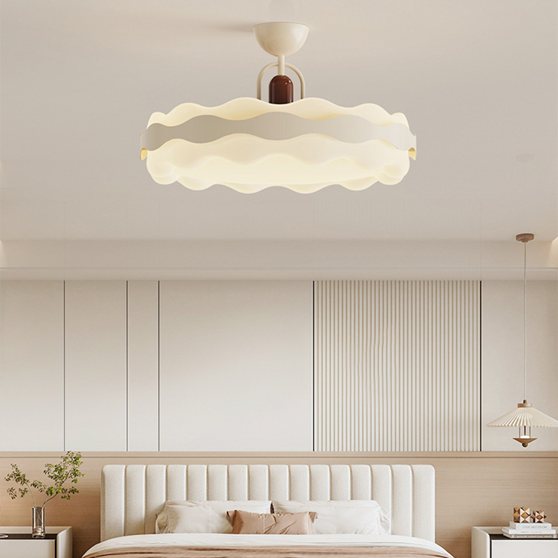 Luz de sala de estar moderna y simple nórdica crema viento ambiente cálido sensación de luz de dormitorio de espectro completo protección de ojos pasillo luz de techo