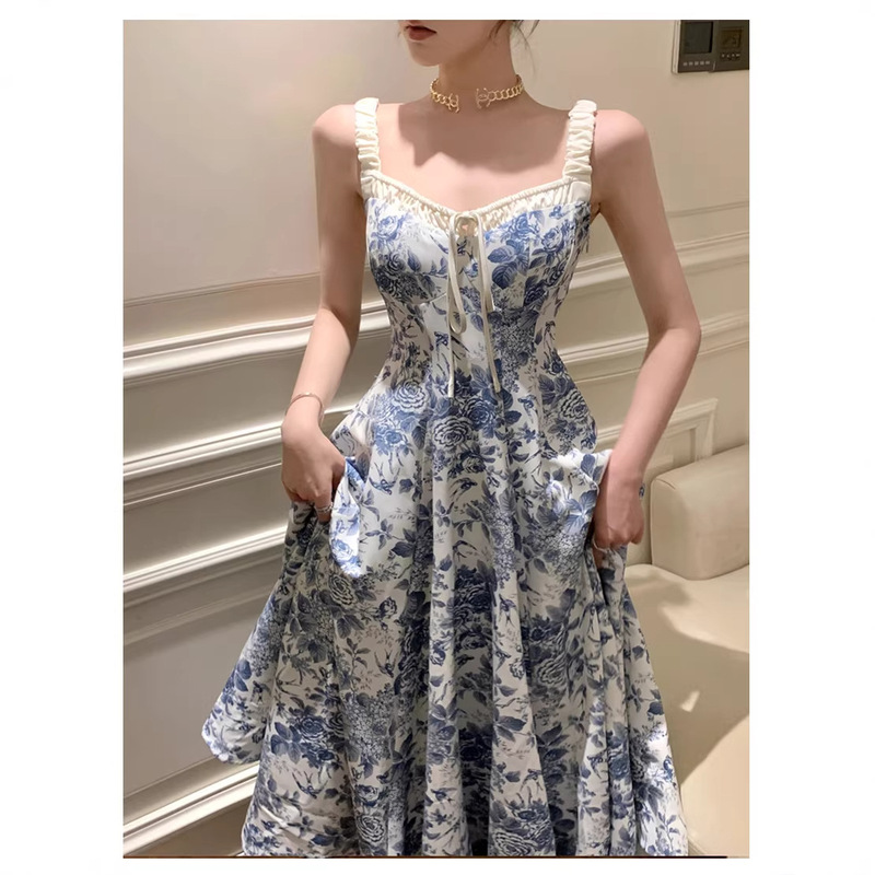 Gentle Blue Floral Suspender Dress for Women, Summer French Tea Break Style, Slimming and Elegant Long Dress Gentle Blue Floral Suspender Dress for Women, Summer French Tea Break Style, Slimming and Elegant Long Dress