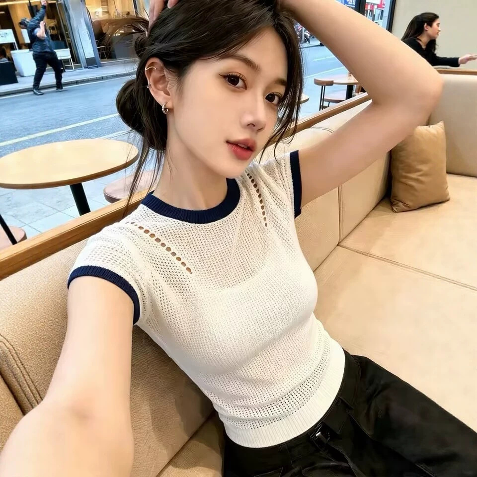Áo thun ngắn tay nữ kiểu Hàn, chất liệu lưới mát, thiết kế đục lỗ tinh tế — màu trắng chi tiết 1