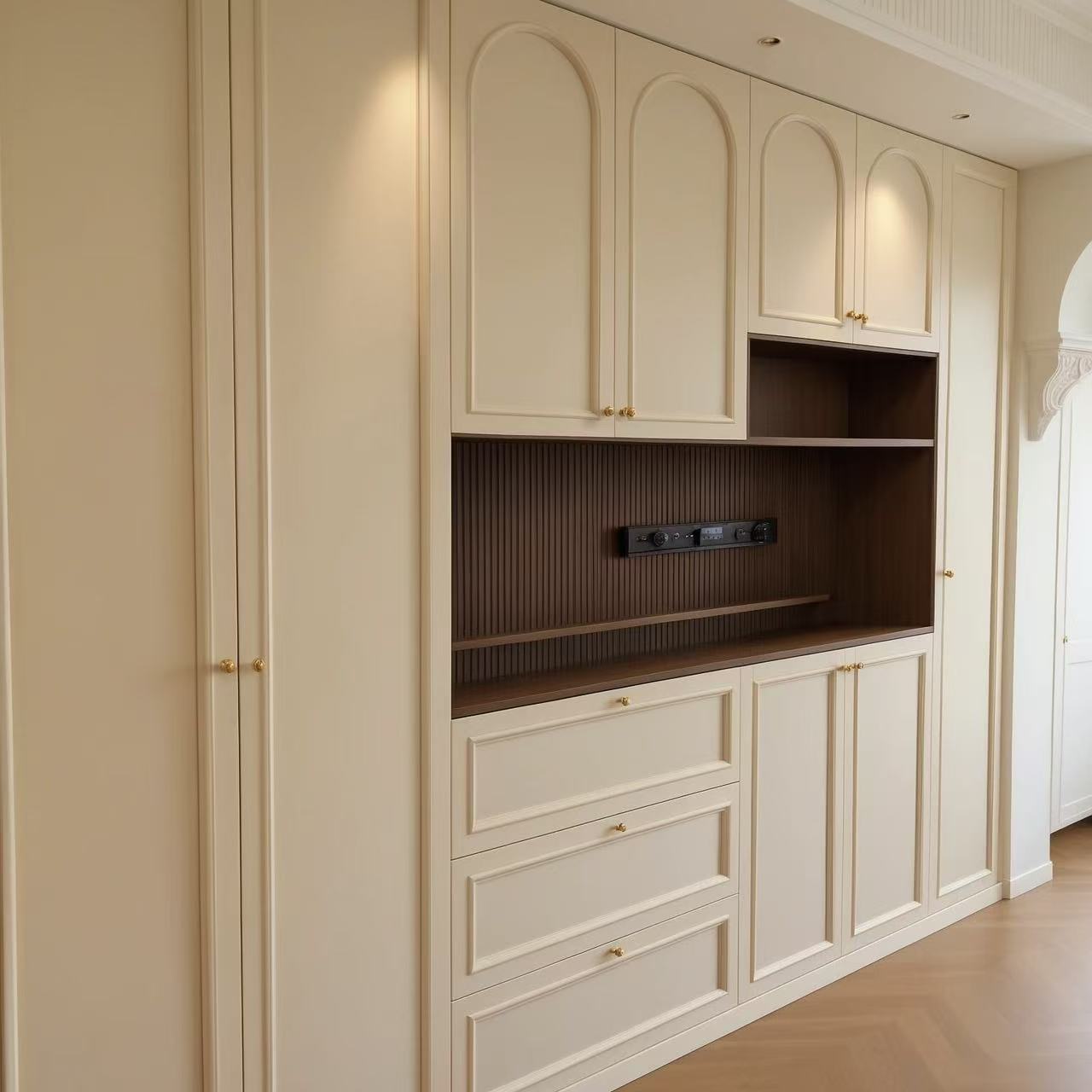 ins轻法式衣柜卧室收纳衣帽间骨骼线客厅玻璃门多层实木全屋定制