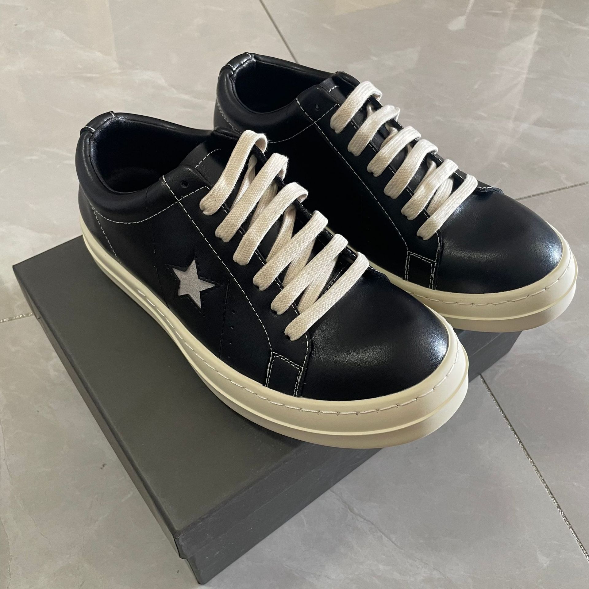 High-Quality Ro Milk-Scented Couple Sneakers 2025 Owens Dark Style Triangle Logo Fashion Versatile Casual Shoes
