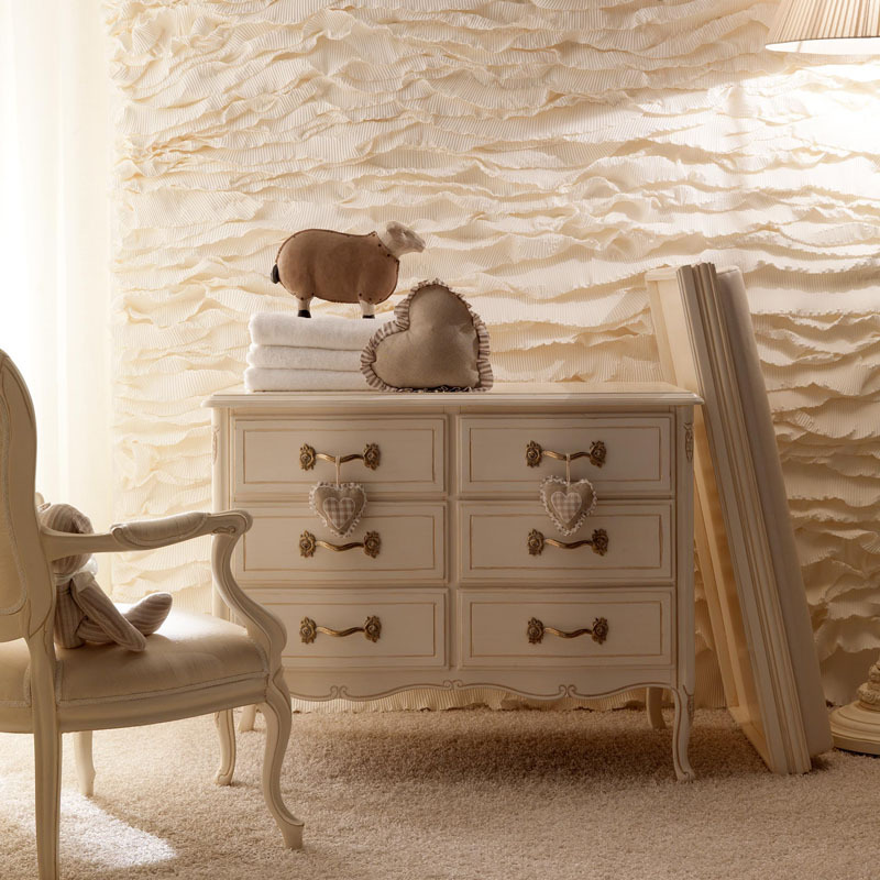 French-style carved solid wood chest of drawers, European-style gilded entryway cabinet, minimalist design for large apartments&mdash;perfect for storage and as a TV stand.