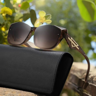 25�¿���n��̫��RŮ�C��logo�r�д����������R���Qī�R��