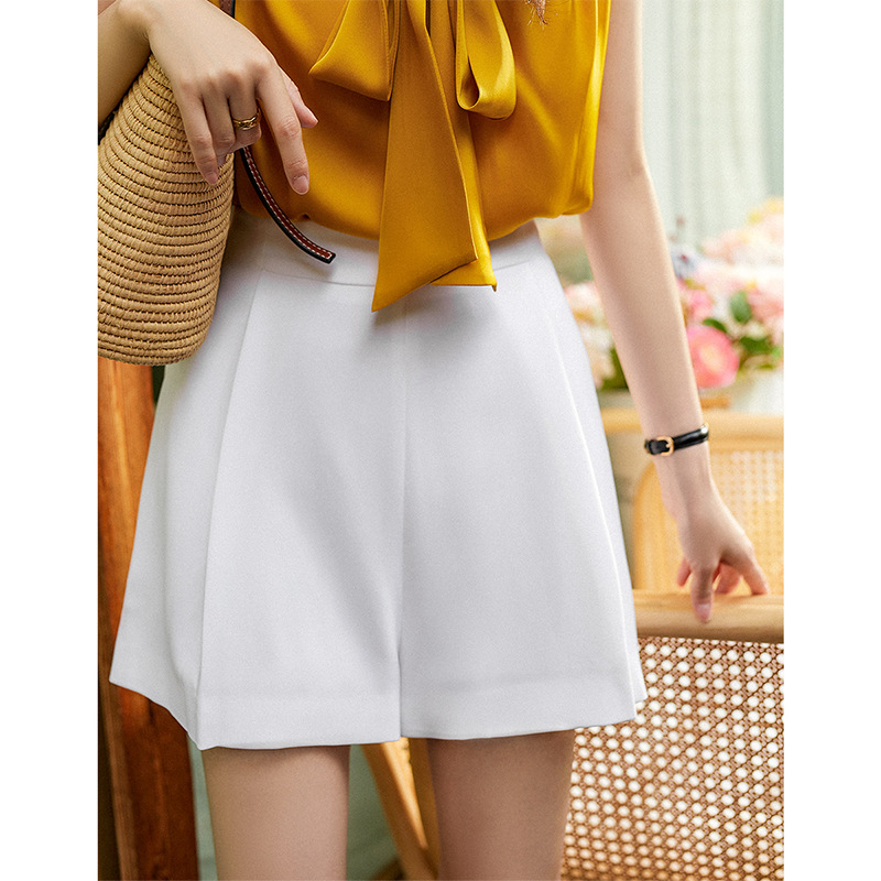 Long-Legged Beauty! Triacetate High-Waisted Hot Pants, Slimming A-Line Wide-Leg Pants, 2026 Summer Silky Shorts in White and Black