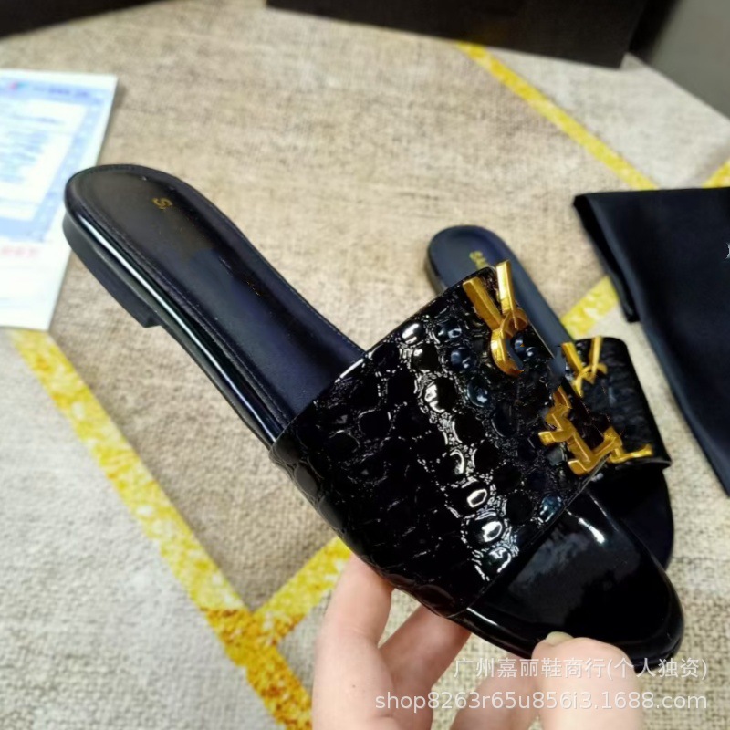 Shengjia 2025 nuevas sandalias planas de primavera y verano de gran tamaño zapatillas de un solo zapato con hebilla de letra cómoda y versátil al por mayor