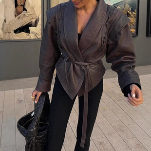 �W���羳Ů�b�ﶬ�¿�ϵ���L��̿����וr���������|ͨ��Ƥ�A��