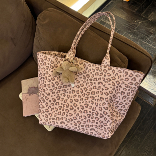 ��ɫ���y�����μ��Ů�ﶬ�������ճ�ͨ�ڰٴ������Ůʿ���ذ�