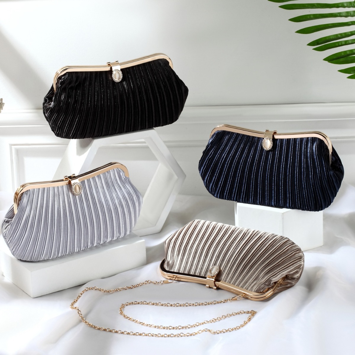 Comercio electrónico transfronterizo Estilo japonés Hardware plisado europeo y americano Bolsa de banquete Bolsa de vestir Bolsa de embrague Bolsa de noche Bolsa de fiesta