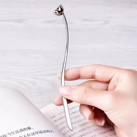 项链;耳钉;手链