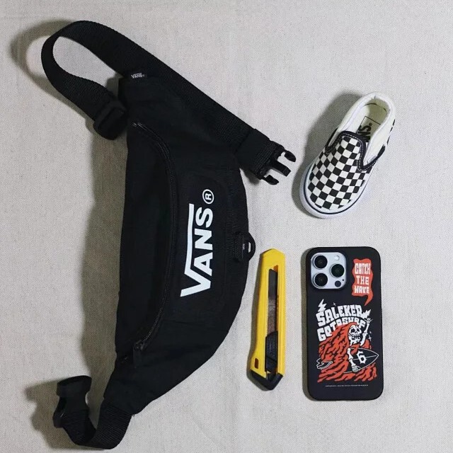 V@Ns Vans Men's and Women's Casual Fashion Black Large Letter Canvas Large Capacity Chest Bag Crossbody Bag Work Clothing Casual