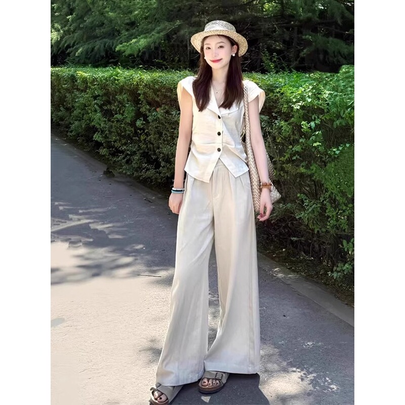 High-End French V Neck Vest Top Summer New Style Old Money Style Relaxed and Unique Design Sleeveless Shirt for Women