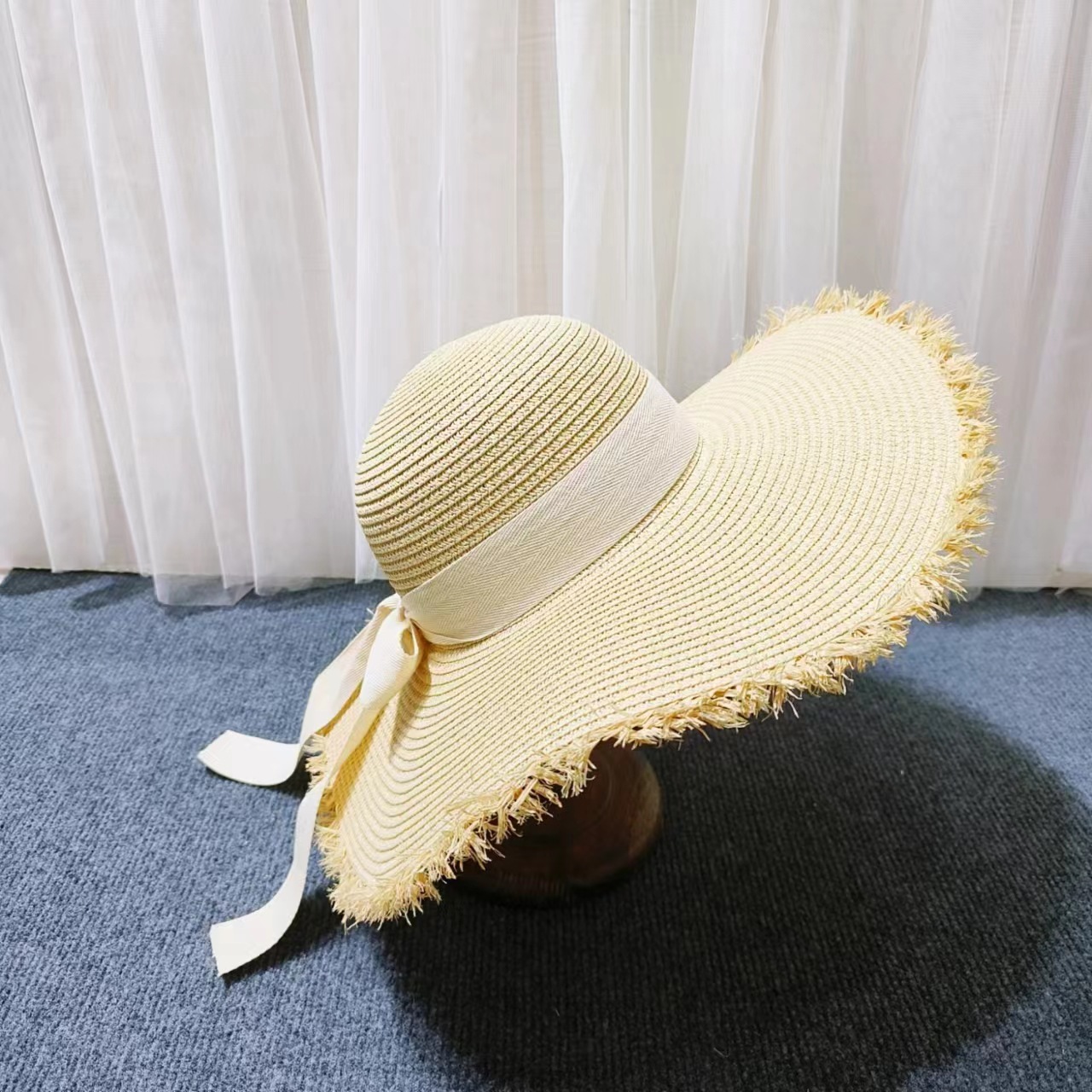 Women's Elegant Simple Style Solid Color Bow Knot Wide Eaves Straw Hat display picture 8