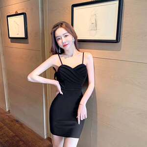 One line neckline， low cut， backless and slim， buttock wrapped skirt， base skirt， suspender dress