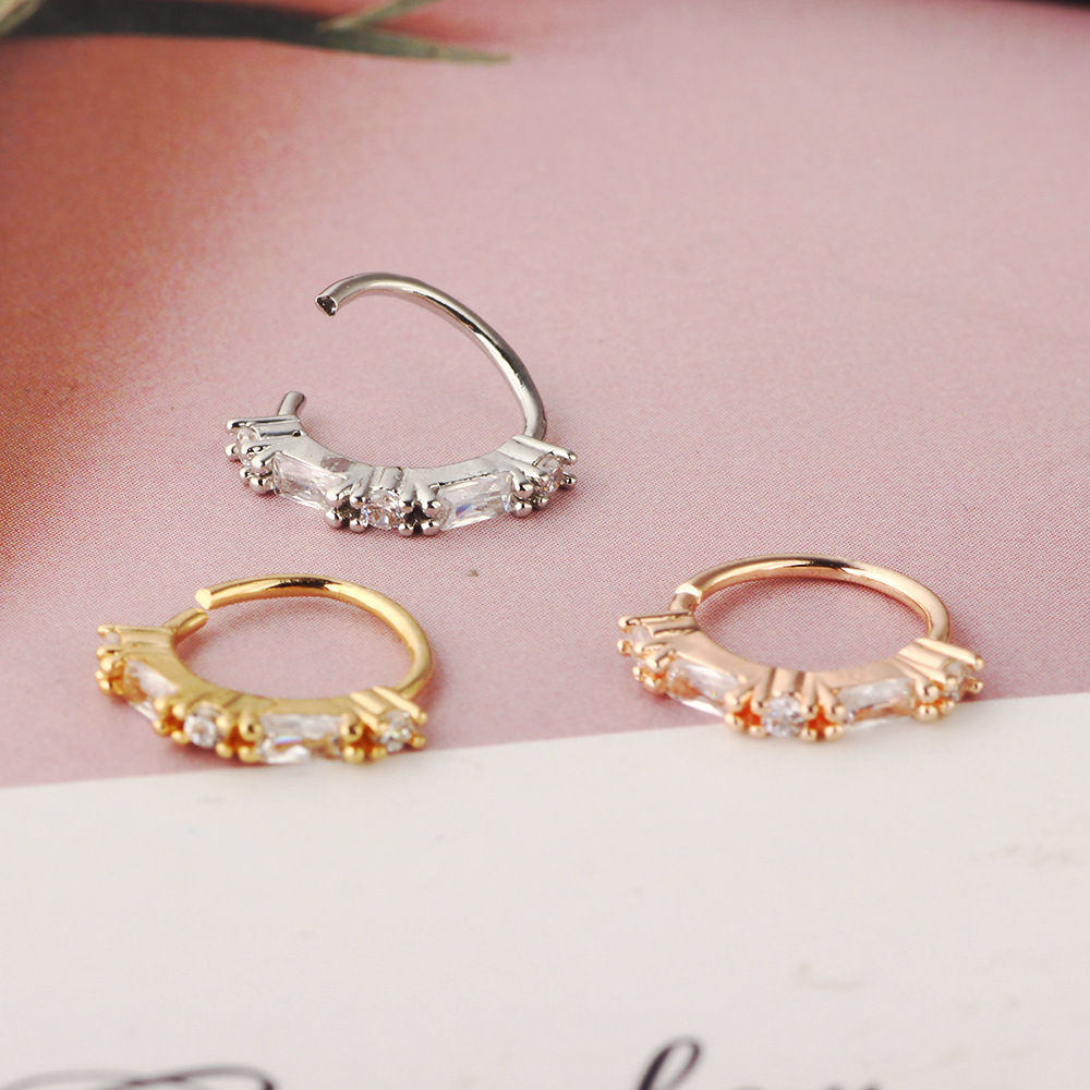 Labret piercing jewelry detail image