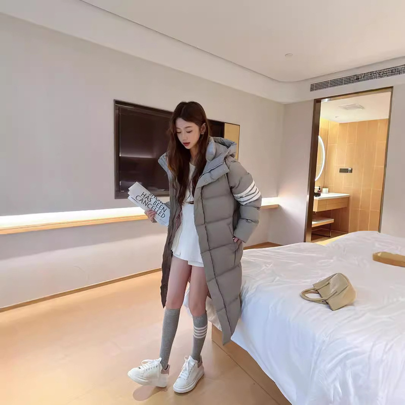 2025 Tb Four-Stripe Long down Jacket for Couples, New Women's Style, 90% White Duck down Thickened Coat