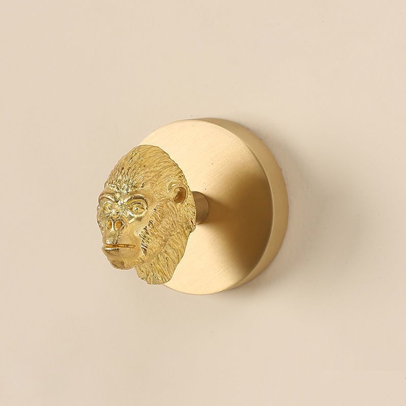 Gancho de pared creativo de estilo europeo después del cierre de la puerta del pasillo Gancho de ropa sin clavos de latón al por mayor de fábrica