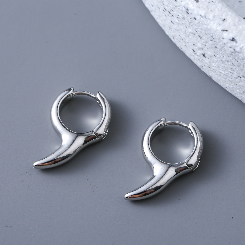 European And American Fashion Cross-border Trend Light Luxury Versatile Simple Men's Design High-end Fang Ear Clip_voghion.com