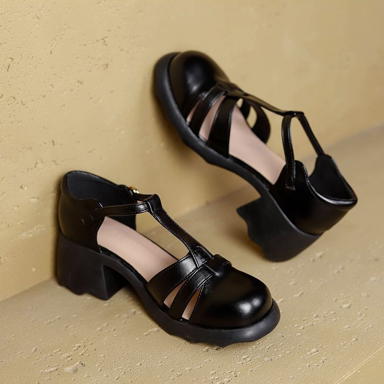 2024 verano nuevo retro botón de una sola palabra abierto superficial japonés agujero bolso de fondo suave sandalias romanas tacones gruesos