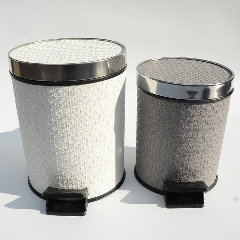 Leather Foot Trash Can Round Plastic Sanitary Bucket Household Storage Bucket with Lid Leather Foot Trash Can Round Plastic Sanitary Bucket Household Storage Bucket with Lid