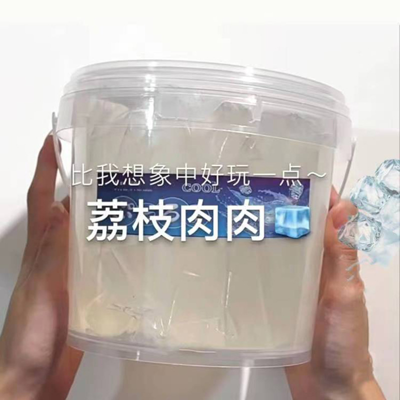 Entrega de una pieza envío gratuito cubo portátil falso agua abrazo leche falsa fábrica de agua al por mayor descompresión falsa agua antiadherente mano puede cubrir burbuja