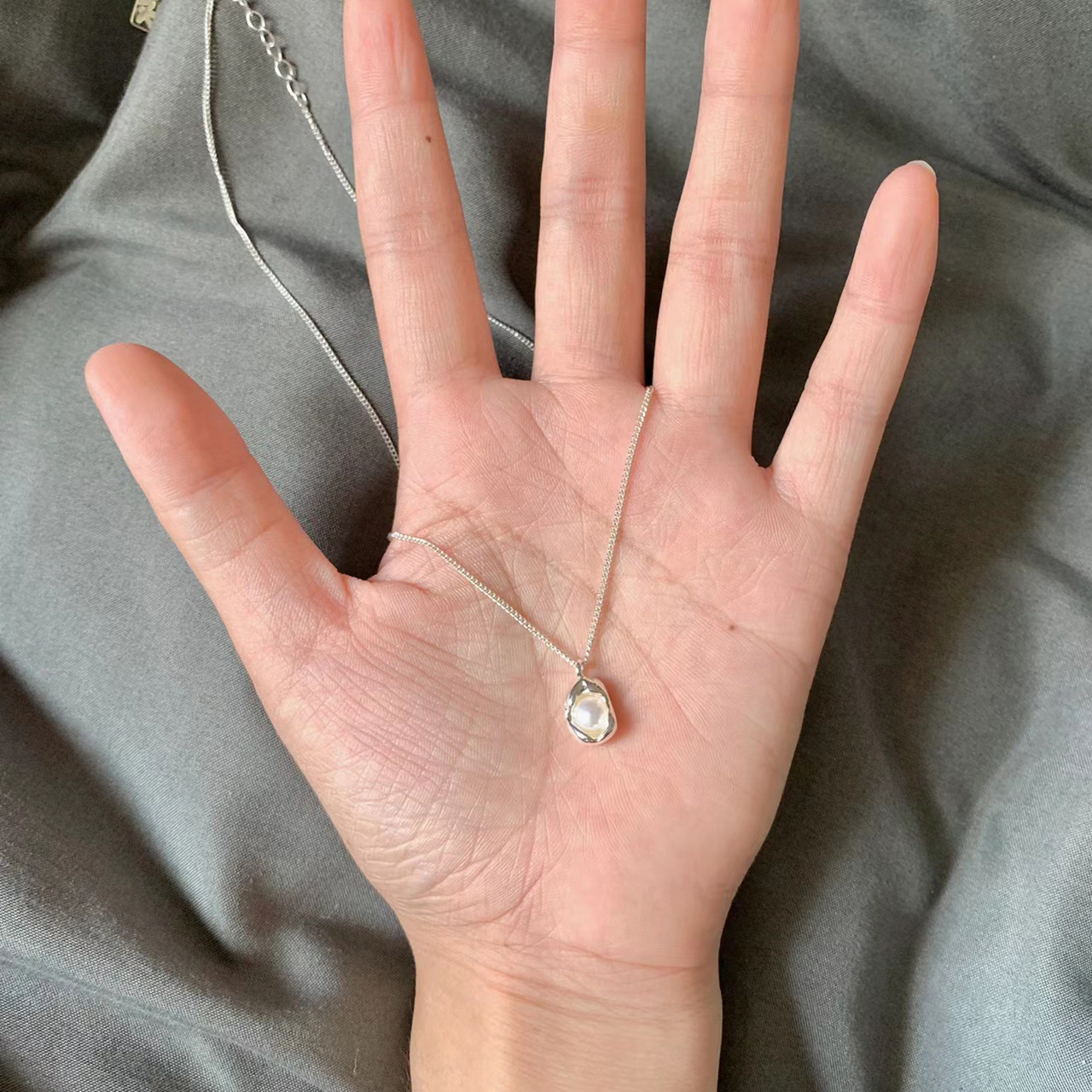 Pea irregular pearl necklace for women ins cold style niche design versatile simple wholesale jewelry clavicle chain