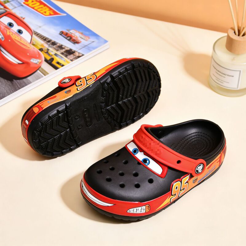 2026 In-Stock Mcqueen 95 Car-Themed Clogs Garden Shoes Fashionable Versatile Outdoor Breathable Casual Sandals