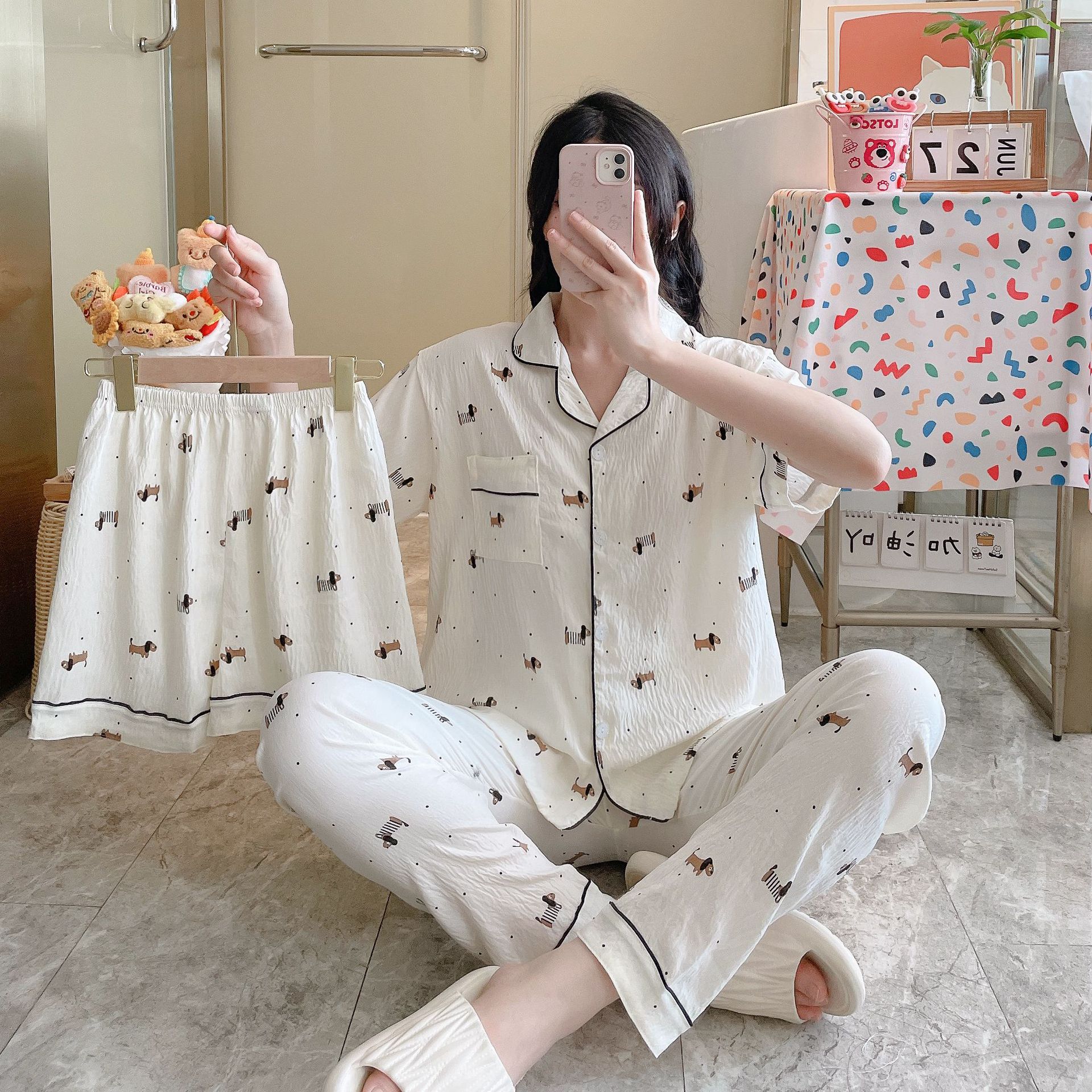 Empaquetado fuera de una sola nube pijamas de algodón de tres piezas para mujer verano dulce pantalones cortos de manga corta ropa de dibujos animados para el hogar