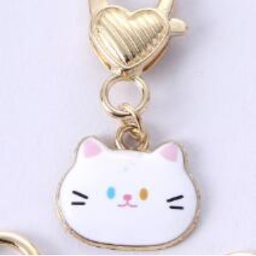 고양이 머리 흰색