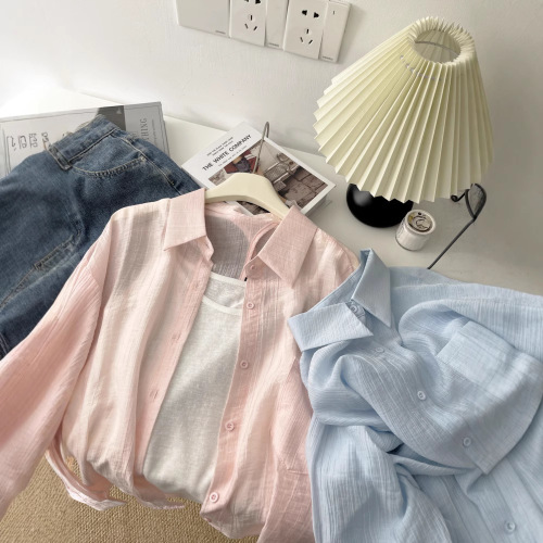 Thin sunscreen shirt for women long sleeves 2025 new summer loose niche design sense back slit shirt 5559