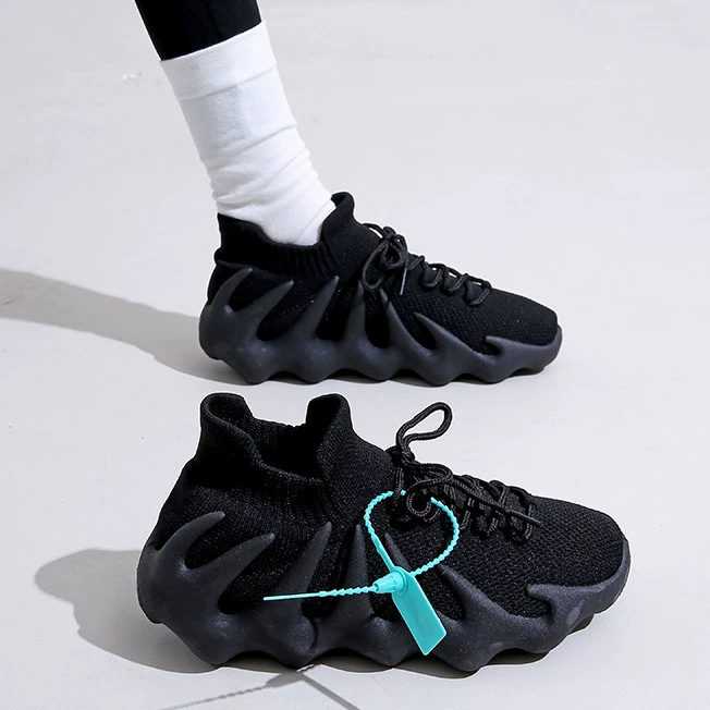 Весенние 2024 новые черные дикие нескользящие мягкие рабочие туфли женские осьминога кокосовые туфли женские летающие кроссовки