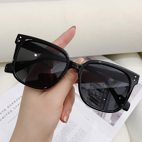  new square frame sunglasses, retro fashion, internet celebrity men and women same style ins street style sunshade ink trend
