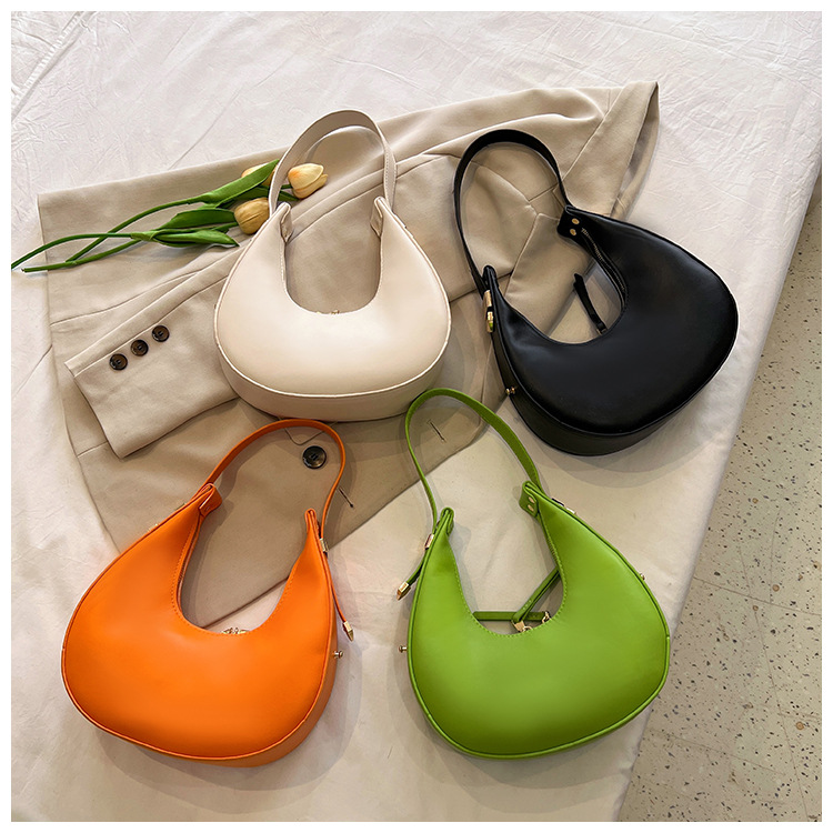 Koreanische Halbmondtasche 2024 Neue Modetasche Retro Internet Celebrity Beliebte einfache Handtasche Vielseitige Umhängetasche Großhandel_voghion.com