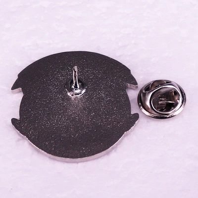 Yaxa sancaqları Skull Brooch
