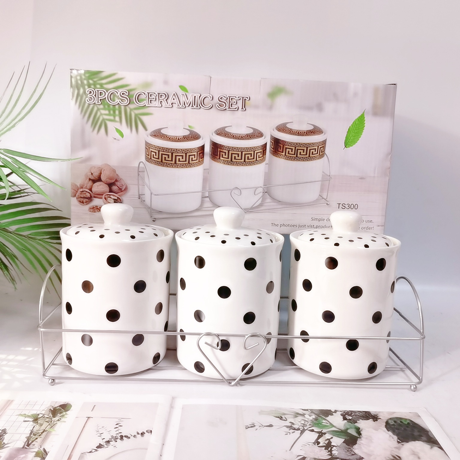 Simple nuevo tarro de condimento de cerámica estante de hierro de tres piezas de almacenamiento tarro de cocina de almacenamiento sellado tarro condimento tarro de caramelo