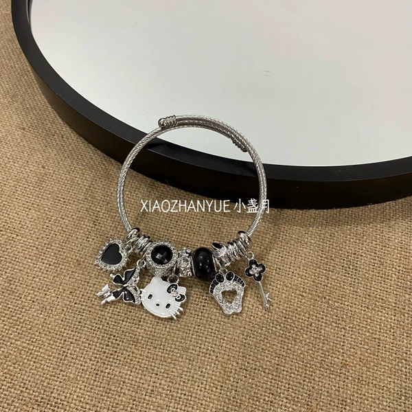 Hello kitty, black bracelet with bow