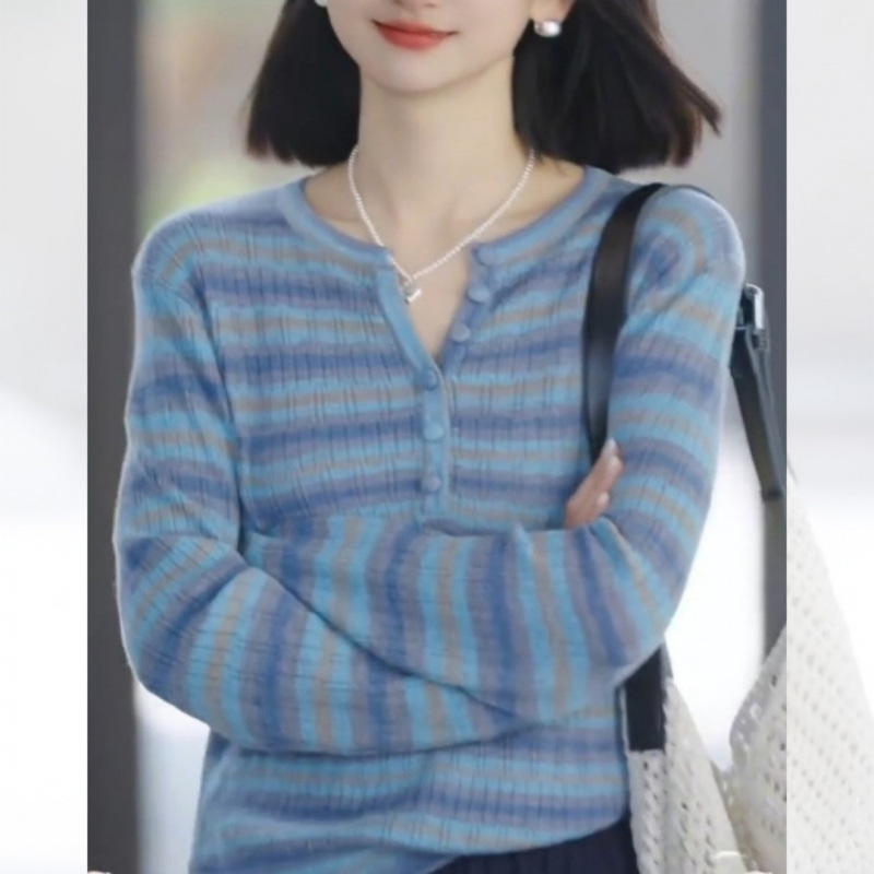 蓝色渐变条纹冰丝防晒长袖女2025秋冬外搭薄纱小个子宽松罩衫毛衣|undefined