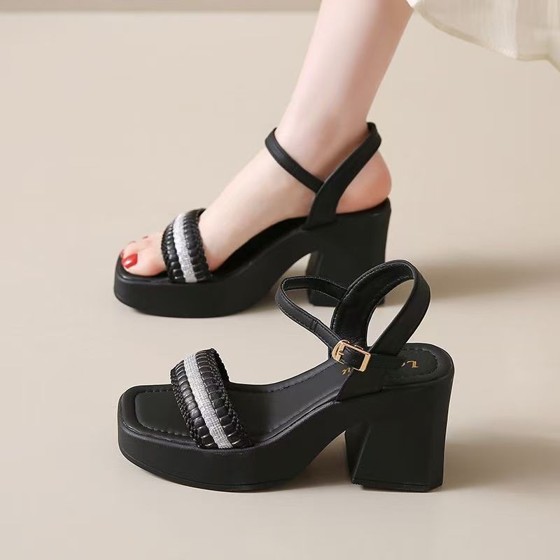 Red popularidad explosiva con falda de tacones altos sandalias de tacones gruesos para mujeres 2026 nuevo verano dulce mujer no cansada zapatos de pies para mujeres