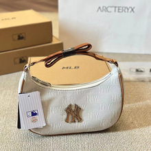 �n��MLB2025�¿�Ƥ��Ҹ�°�NY�͹��ϻ��M�˕r�Іμ�����ͨ��Ů��