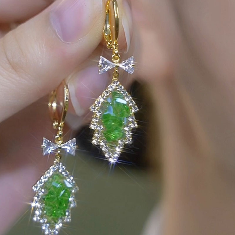 Small fresh design earrings with bow
