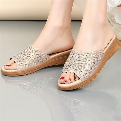 Soft leather hollow rhinestone sandals for women's outer wear summer new middle-aged and elderly fashion thick-soled casual shoes flip-flops